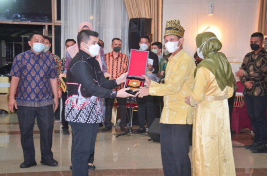 Bupati Kampar Hadiri Pisah Sambut Danrem 031/Wirabima..