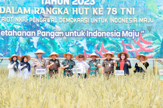 Dukung Ketahanan pangan, Kodim 0313/KPR Gelar Acara Gerakan Nasional Ketahanan Pangan Tahun 2023 Di Desa Simpang Kubu, Kec. Kampar. 