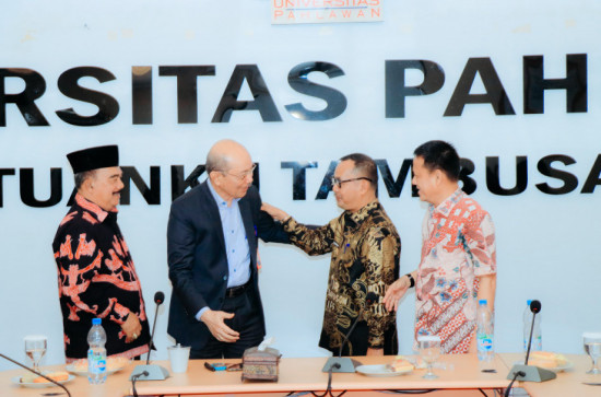 Bahas Pembangunan  Sentra UMKM Bersama Prof. Dr. Amir Lutfi Di Area Bangkinang Riverside, Pj. Bupati Kampar Harapkan Dapat Dukungan Dari Tokoh Adat Dan Tokoh Masyarakat Bangkinang