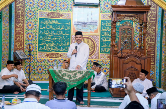 Safari Ramadhan di Desa Pandau Jaya Siak Hulu, Pj Bupati Kampar ; Hiasi Bulan Ramadhan ini Dengan Mendekatkan Diri Kepada Allah SWT. 