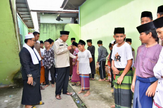 Lanjut Road Show Ramadhan 1444 H, Pj. Bupati Kampar Kunjungi Ponpes Darul Fatah Desa Sendayan Kecamatan Kampar Utara