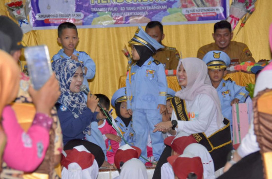 Sosialisasaikan Gempur Paud Kab. Kampar, Yusi Tekankan Sekolah Berikan Rasa Nyaman dan Menyenangkan Pada Peserta Didik