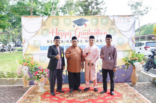 Setelah Enam Tahun, Sebanyak 31 Siswa  SD IT Bangkinang Wisuda, Suhermi : Langkah Awal Untuk Raih ilmu Setinggi - Tingginya, Wujudkan Generasi Cerdas dan Berkahlaq Mulia. 