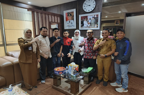 Firdaus Apresiasi Tiga Atlit Sepakbola U-13 Kampar Tampil di Singa Cup Singapore International Youth Cup 2023, Bangga, Harumkan Nama Kampar Di tingkat International. 