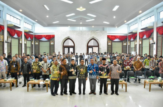 Rakor Teknis Percepatan Kemiskinan Ekstream, Pj Sekda Kampar menegaskan Pemutakhiran Data Segera Dilaksanakan Agar Pengentasan Kemiskinan Tepat Sasaran. 