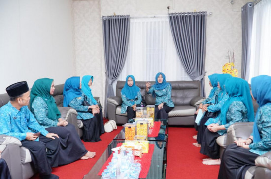 Sambut Kedatangan Tim Penilai HKG PKK Tingkat Prov. Riau, Pj. Ketua TP PKK Kab. Kampar : Tidak Hanya Berorientasi Pada Penilaian Tetapi Lebih Kepada Pembinaan Kader. 