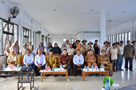 Ditutup secara Resmi Sekolah Lapang Iklim, Camat Tambang  Berharap Terbentuk Kolaborasi Yang Berkelanjutan Antara BMKG, Penyuluh dan Para Petani di Kabupaten Kampar. 