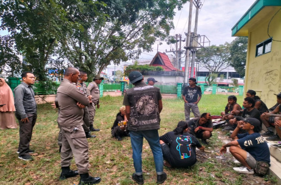 Tim Patroli Satpol PP Kampar kembali tertibkan Anak Jalanan (Punk) diwilayah Bangkinang Kota. 