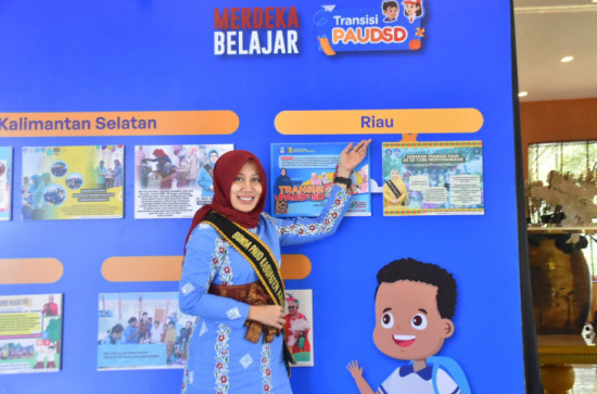 Hadiri Pertemuan Bunda PAUD Se Indonesia, Bunda PAUD Kampar Yusi Prastiningsih : Komitmen Kampar  Majukan  PAUD Sebagai Lembaga Strategis dan penting dalam Pembentukan Karakter Anak. 