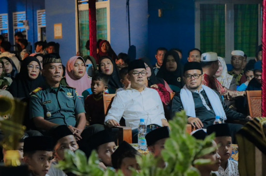 Ikuti Gebyar Sholawat di Ponpes Darul Fatah, Pj Bupati Kampar ; Semoga Bisa Menambah Iman dan Taqwa Kita