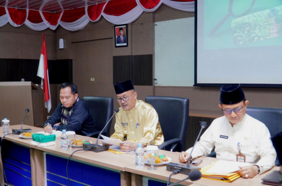 Buka Rapat Percepatan Kompilasi Dan Integrasi Izin Lokasi dan Izin Usaha Perkebunan Kabupaten Kampar, Pj. Bupati Kampar : Jalankan Perusahaan Sesuai Dengan Prosedur dan Aturan Yang Berlaku Serta Beri Manfaat Pada Daerah.
