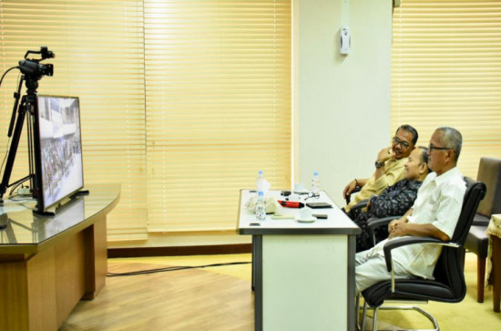 Penyerahan Penghargaan 10 Juta Bendera Merah Putih Ke Provinsi, Kabupaten/Kota, Pemerintah Kabupaten Kampar Ikuti Zoom Meeting Bersama Kemendagri.