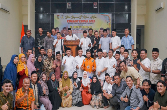 Perkuat Silaturahmi, Pj Bupati Kampar Hadiri  Buka Bersama dengan Keluarga Pelajar Mahasiswa Riau Yogyakarta di Kampar. 