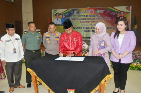 Rembuk Stunting Kabupaten Kampar Tahun 2023 Dihadiri Pj. Ketua TP PKK Kabupaten Kampar, Ahmad Yuzar :  Bentuk Komitmen Bersama Pemerintah Melalui Peran Penta-helix