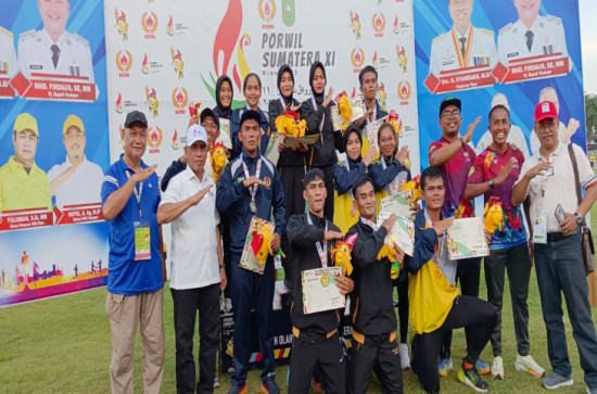 Ketua KONI Kampar M Yasir, Serahkan Langsung 12 Medali, Ini Pemenang Porwill XI di Hari Keempat. 