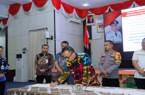 Pj.Bupati Kampar Mhd.Firdaus Lakukan Soft Launching Mall Pelayanan Publik Kabupaten Kampar. 