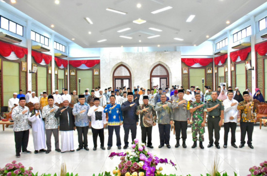Buka Ijtima’ Ulama X MUI Kabupaten Kampar, Sekda Kampar Berharap Kebersamaan dengan Ulama Memberikan Kampar yang sejuk Aman dan Damai.