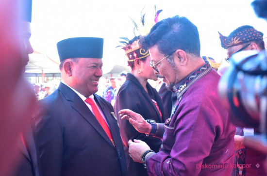 Ketua KTNA Riau Drs. H. Yusri, M. Si Terima Tanda Kehormatan Satyalencana Karya dari Presiden RI. 