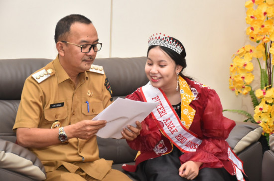 Dari 6 Putri Anak Riau, Ratu Morraya dari Kampar Juga akan Ikut Ajang Putri Anak Indonesia di Jakarta. 