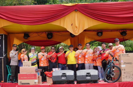 Dihadiri Langsung Pj Bupati Kampar dan Gubernur Riau, Sebanyak 1200 Peserta Goweser Ramaikan Jelajah Ghimbo Potai Bendungan Sungai Tibun dan Seekor Sapi Jadi Hadiah Utama. 