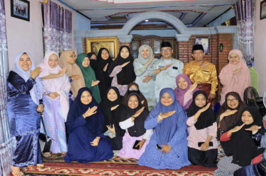 Jelang Tampil Pada Ajang MTQ Tingkat Provinsi Di Kota Rengat, Pj Bupati Kampar bersama Istri Tinjau  Kafilah Kampar.