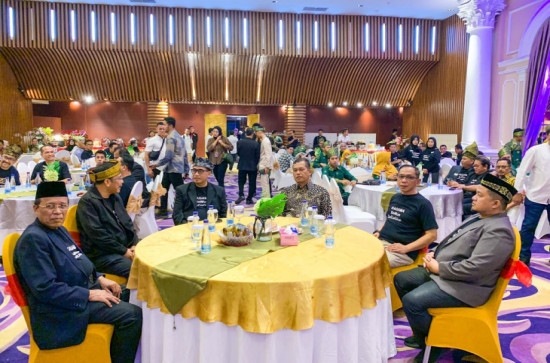 Bersama Menhub RI Pj Sekda Kampar Silaturrahmi Dengan KAGAMA Riau. 