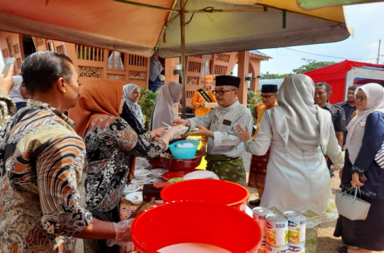 Tampilkan Kuliner Khas Kampar di MTQ ke 41 , Es Tebak dan Sate Kuok di Serbu Pengunjung di Stand Bazar Kampar