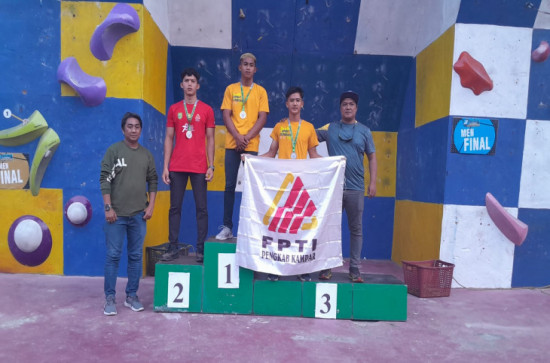 Kembali Di Hari Ketiga, Atlit Panjat Tebing Kampar Raih Medali Emas dan Perunggu Kejurprov FPTI 2023 di Inhu. 