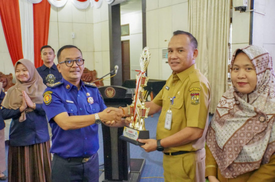 Launching Aplikasi Srikandi, Diskominfo Kampar  dan Dinas Pariwisata Kampar Raih Penghargaan Terbaik Pertama Terkait Kearsipan. 