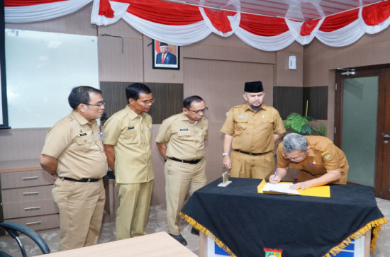 Pasca Pelantikan dan Pengambilan Sumpah, Pemkab Kampar Gelar Sertijab Pejabat Tinggi Pratama. 