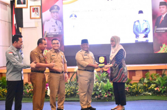 KPK RI Observasi dan Tinjau langsung Lokasi Desa Anti Korupsi, Yusri : Kampar berkomitmen untuk Wujudkan Desa Bersih dan Bebas Korupsi. 