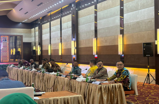 Pj Bupati Kampar Ikuti RUPS Luar Biasa BRK Syariah, Firdaus Berharap BRK Syariah Terus Dapat Berkembang dan Lebih Maju. 