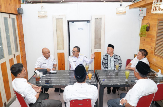 Lakukan Pertemuan Dengan Pengurus Pesantren Mawaridussalam, Pj.Bupati Kampar Firdaus ; Pemerintah Kabupaten Mendukung Pembangunan Pesantren. 
