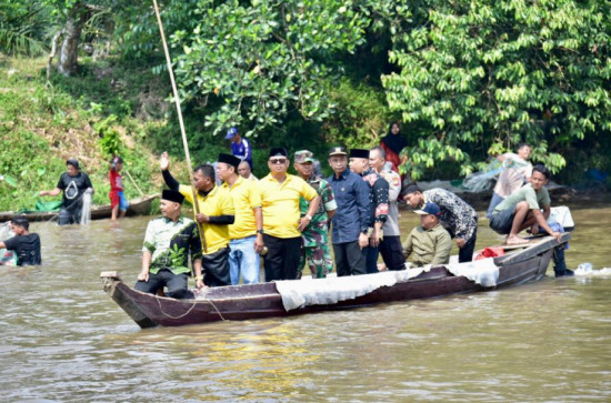 Hadiri serta Saksikan Event Ikan Antau Larangan, Asisten I Ahmad Yuzar :  Bentuk Lestarikan Lingkungan dan Jadikan Sebagai Event Budaya Dan Tradisi. 