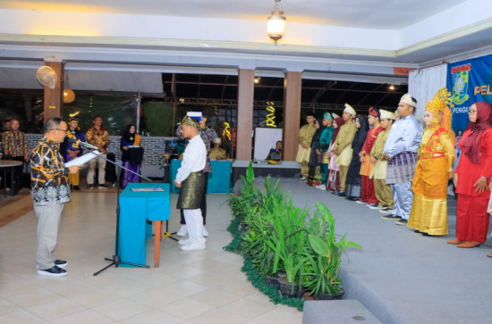 Lantik IPRY-KK, Pj Bupati Kampar; Jadilah Generasi Kampar yang Inovatif dan Edukatif di Tanah Perantauan. 