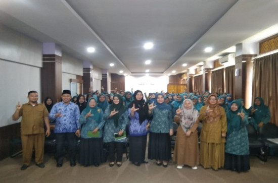 Laksanakan Pembekalan Bagi Pengurus Kelompok BKB-HI l, TP. PKK Kabupaten Kampar : Siapkan Generasi Penerus Bangsa Yang Sehat Secara Fisik dan Mental. 