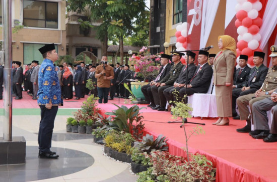 Pimpin Apel Hut Republik Indonesia Yang Ke 78 di Kantor Bupati Kampar, Pj Sekda Kampar : Reflesksikan Perjuangan Kemerdekaan Dengan Pengabdian, Optimis, Pantang Menyerah Untuk Wujudkan Indonesia Maju. 