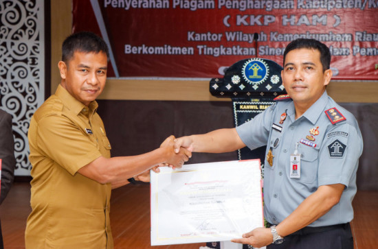 Pemda Kampar Peroleh Penghargaan Sebagai Kabupaten Peduli HAM