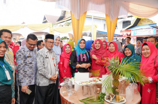 Lomba Masak Serba Ikan Tingkat Provinsi, Ketua TP PKK Kampar : Sebagai Sentra Perikanan Riau Kampar Siap Dukung Program Generasi Emas. 