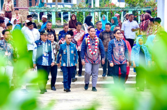 Desa Anti Korupsi, Pj Bupati Kampar Dampingi KPK RI  Pada Penilaian Tahap Akhir di Desa Pulau Gadang. 