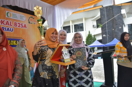 TP - PKK Kampar Sajikan Olahan Pangan Lokal Di Perlombaan Cipta Menu Bergizi, Seimbang Serta Aman (B2SA) Tingkat Provinsi Riau. 