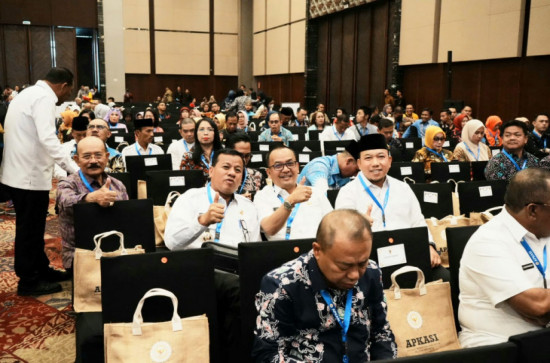 Pj Bupati Kampar Hadiri Rakernas XV tahun 2023 Dan APKASI Otonomi Expo 2023 di Tangerang Banten. 