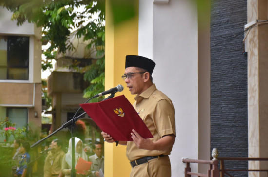 Plt Sekda Kampar Ir. Azwan, M. Si Perdana Pimpin Apel Gabungan dilingkungan Pemkab Kampar. 