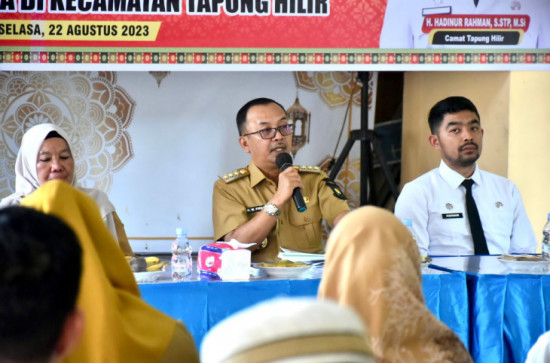 Pj Bupati Kampar Hadir di Tapung Hilir dan Diskusi Langsung dengan Tiga Kenegerian Tapung Hilir. 