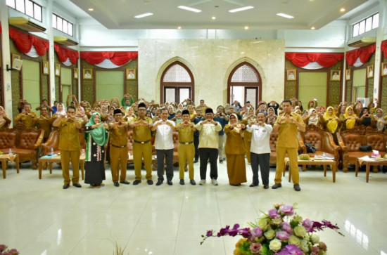 Buka Sosialisasi Pembinaan Sekolah Sehat, Drs. H. Yusri Tegaskan Generasi yang berkualitas harus hidup sehat dan bersih.