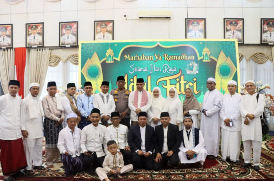 Usai Shalat Ied 1444H, Open House PJ Bupati Kampar Di Datangi Seluruh Warga dan Elemen Masyarakat. 