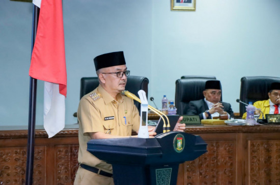 Pertanggungjawaban Pelaksanaan (RPP) APBD Tahun Anggaran 2022 di Tetapkan Ranperda, Pj Bupati Kampar Firdaus Sampaikan Ucapkan terima kasih sekaligus Sampaikan KUA PPAS 2024. 