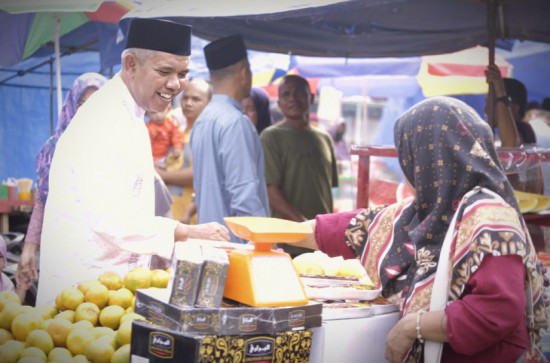 Jelang Berbuka Puasa, Pj Bupati Kampar Tinjau Pasar Kampa Dan Pasar Bangkinang Kota . 