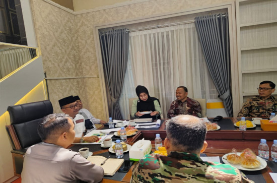 Bahas Isu Terkini Kampar, Ciptakan Kondisi yang Aman, Nyaman dan Kondusif, Pj Bupati Kampar Lakukan Pertemuan dan Rapat koordinasi Bersama Forkopimda Kampar. 