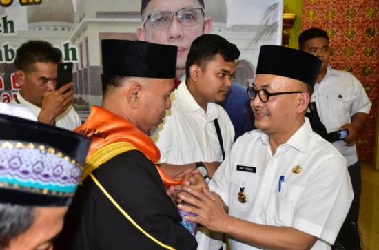 Lepas Jemaah Haji Kabupaten Kampar, Pj. Bupati Kampar Muhammad Firdaus Titip Do'akan Kabupaten Kampar Yang Aman Nyaman dan Kondusif. 